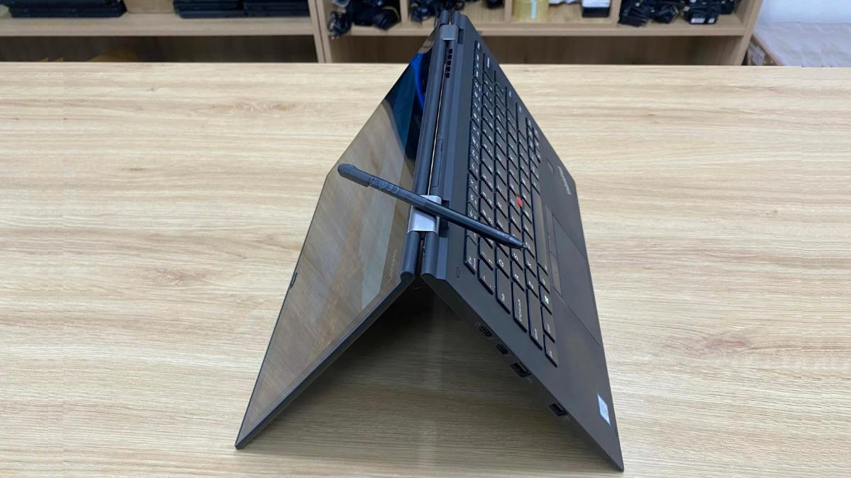 Laptop Lenovo Ideapad 5 14ALC05 82LM004FVN